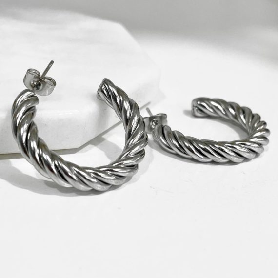 ARETES MEDIA ARRACADA TRENZADA PLATA