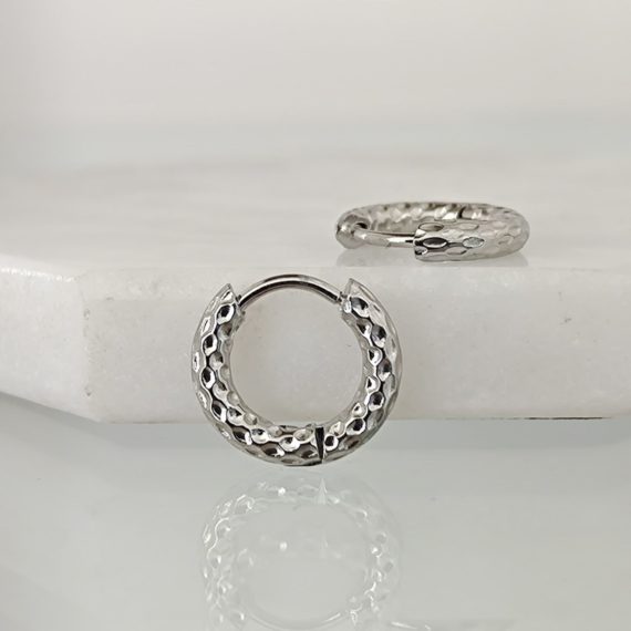 ARETES HAMMERED PLATA