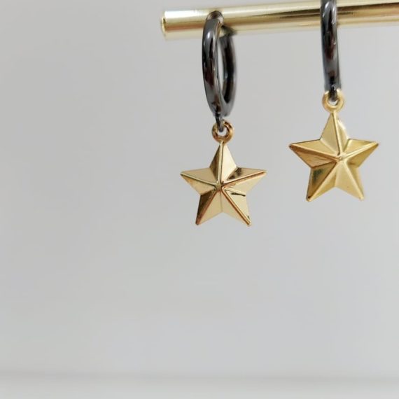 ARETES HUGGIE ESTRELLA