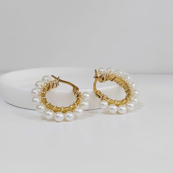 ARETES CON PERLAS BLANCAS