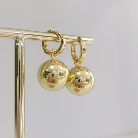 ARETES  HUGGIE DORADO DE BOLA