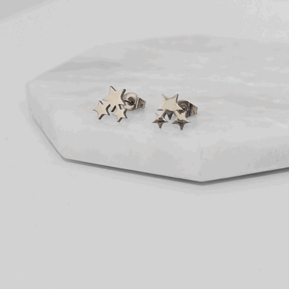 ARETES STUD TRES ESTRELLAS PLATA