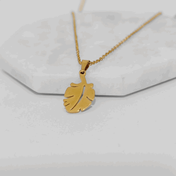 COLLAR HOJA DE ÁRBOL DORADO
