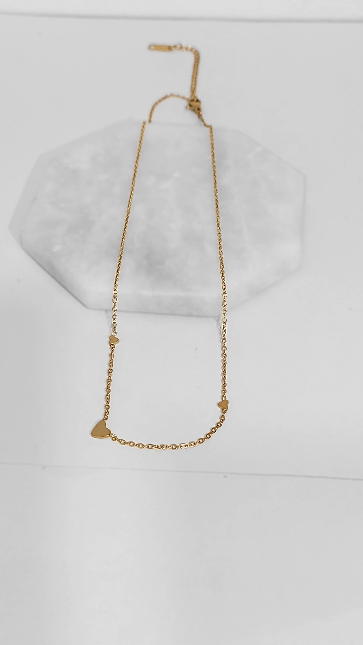 COLLAR CHOKER TRES CORAZÓNCITOS - Image 2