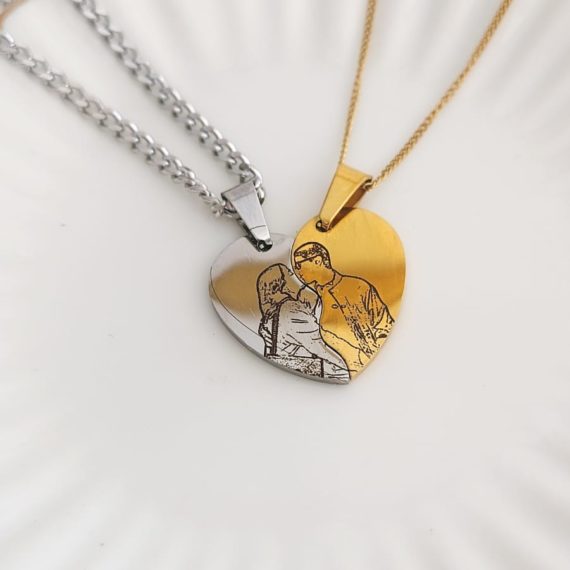 COLLAR DÚO HALF HEART PLATA Y DORADO GRABADO