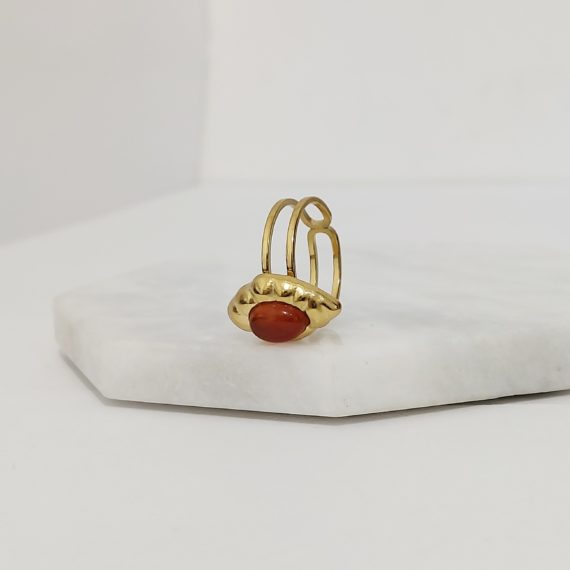 ANILLO OVALADO CON CORNALINA