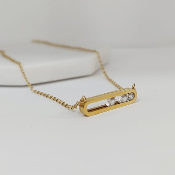 COLLAR OVALADO CON CRISTALES