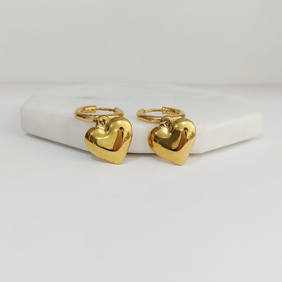 ARETES HUGGIE CORAZON COLGANTE