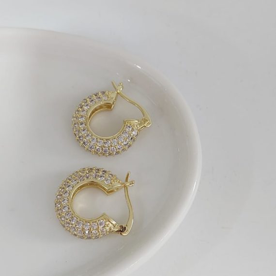 ARETES HOOPS ZIRCONIAS DORADO
