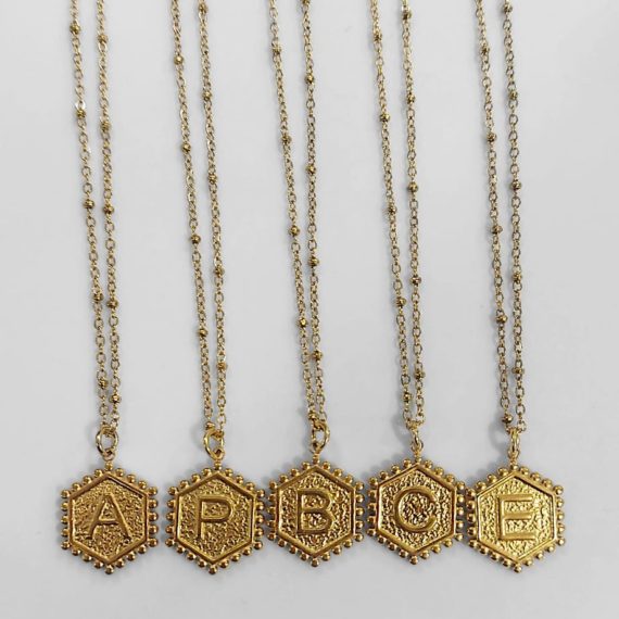 COLLAR INICIAL HEXÁGONO