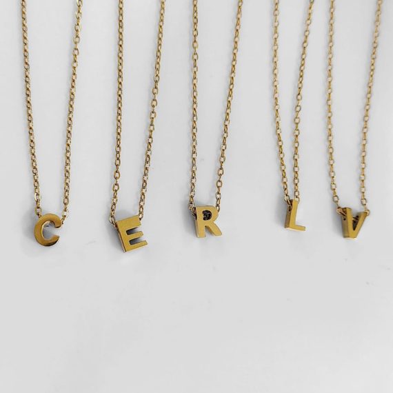 COLLAR INICIAL LISA DORADA