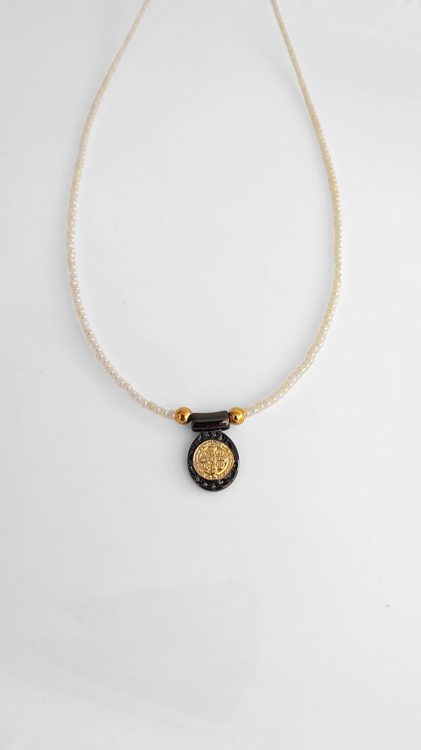 COLLAR CHAQUIRAS Y MEDALLA SELLO SAN BENITO