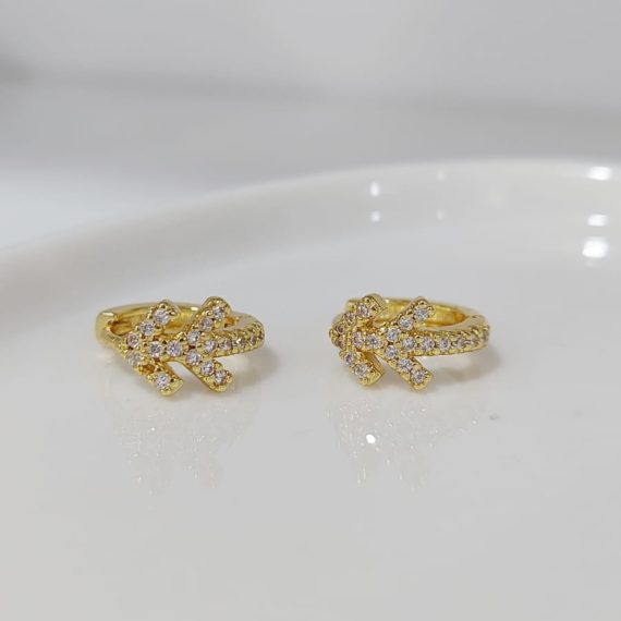 ARETES HOOPS FLECHAS ZIRCONIAS