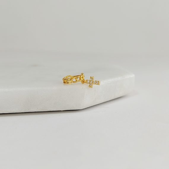 PIERCING HUGGIE CON CRUZ COLGANTE