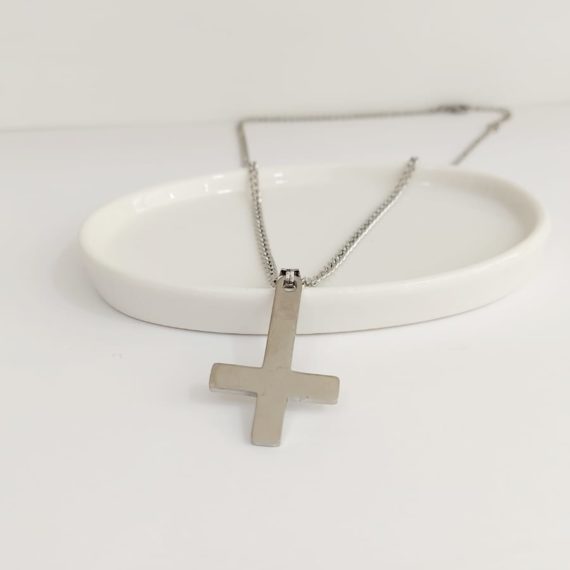 COLLAR CRUZ INVERTIDA PLATA