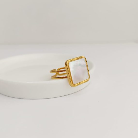 ANILLO CUADRADO CENTRO BLANCO