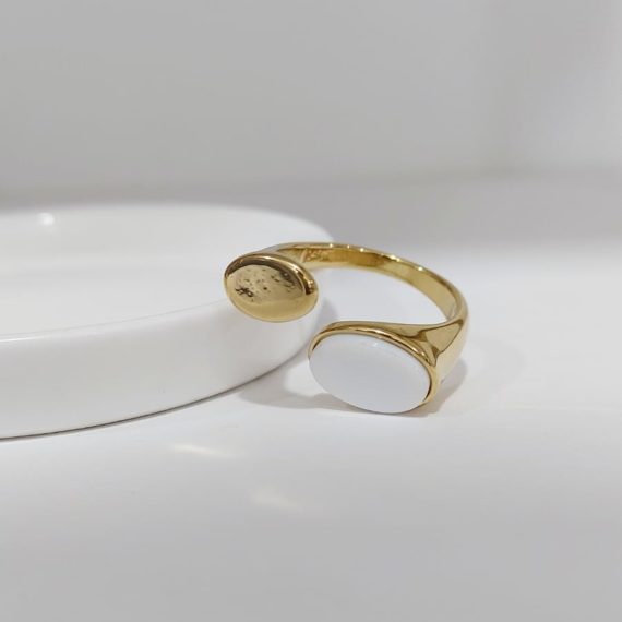 ANILLO FORMA OVALADA BLANCA