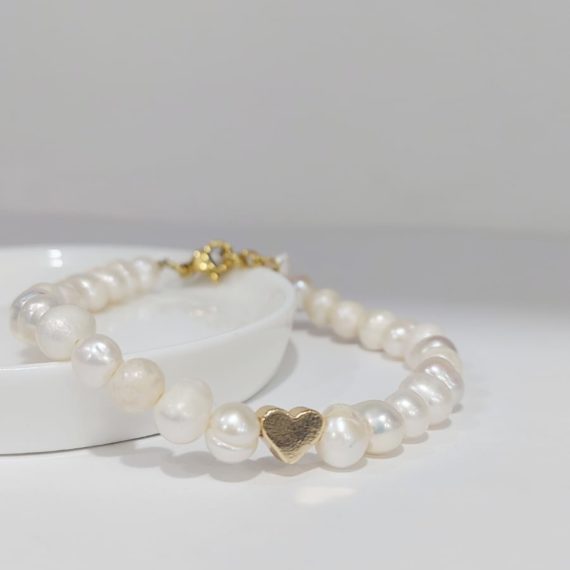 PULSERA PERLAS Y CORAZÓN MINI DORADO
