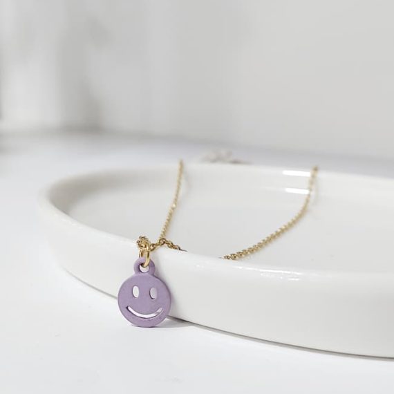 COLLAR CARITA FELIZ LILA