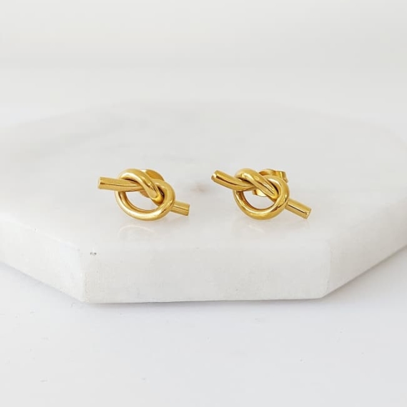 ARETES STUD NUDO DORADO