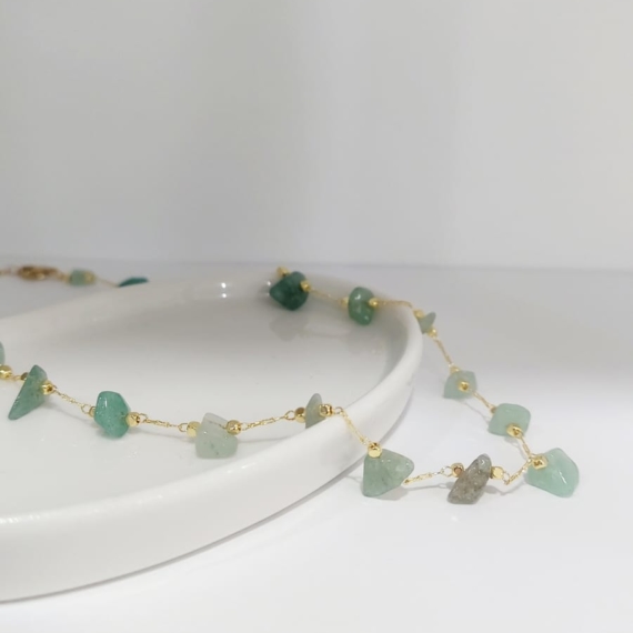 COLLAR CON CUARZO VERDE