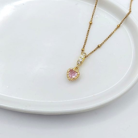 COLLAR CON DIJE DE CORAZÓN CRISTAL COLORES