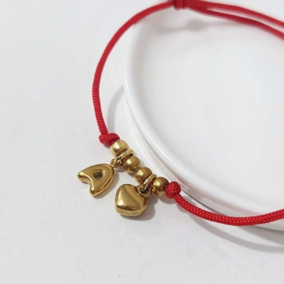 PULSERA CORDÓN ROJO INICIAL Y CORAZÓN