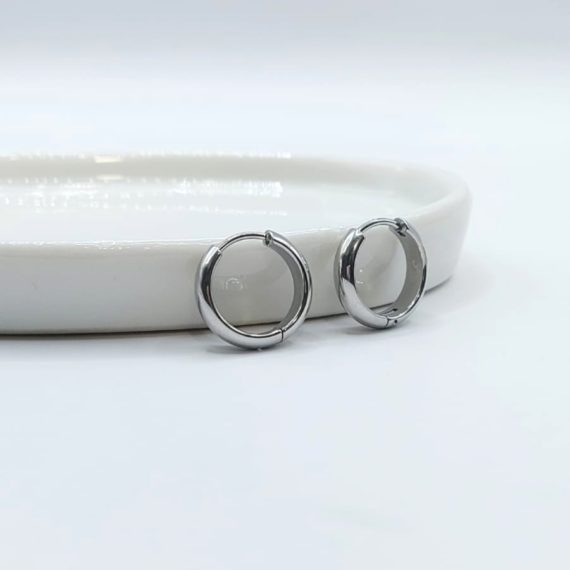 ARETES HUGGIE PLATA