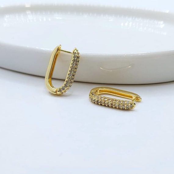 ARETES HUGGIE ZIRCONIA