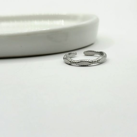 ANILLO DELGADO IRREGULAR PLATA